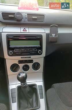 Універсал Volkswagen Passat 2009 в 