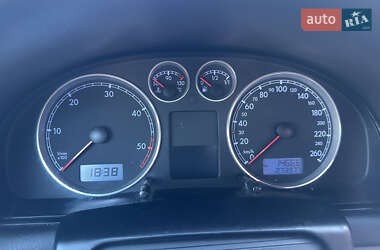 Седан Volkswagen Passat 2004 в 
