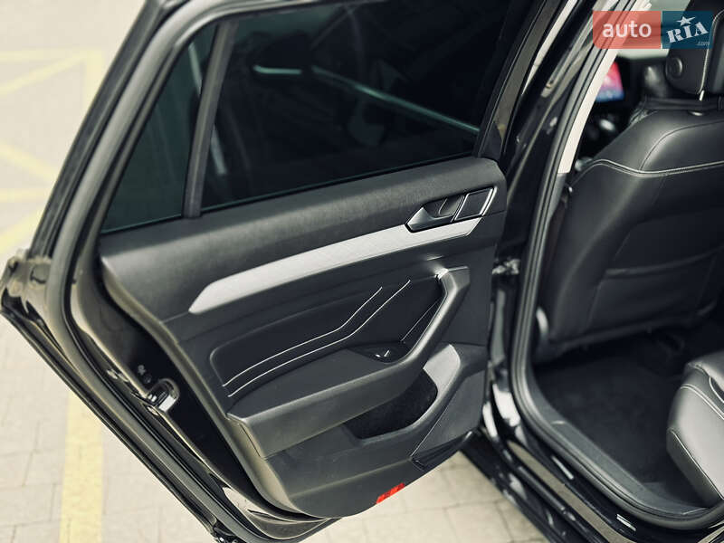 Універсал Volkswagen Passat 2019 в Львові