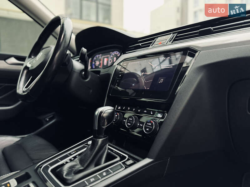 Універсал Volkswagen Passat 2019 в Львові