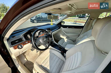 Седан Volkswagen Passat 2012 в 