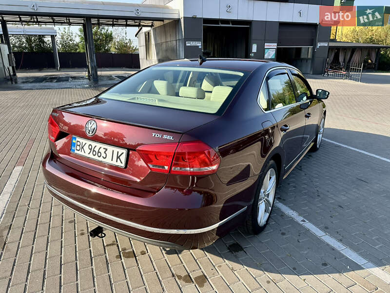 Седан Volkswagen Passat 2012 в Києві