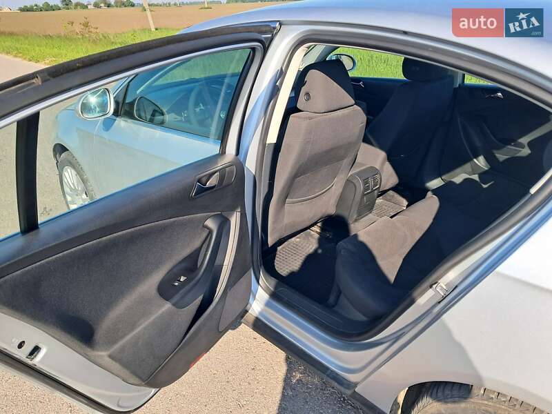 Седан Volkswagen Passat 2007 в Киеве