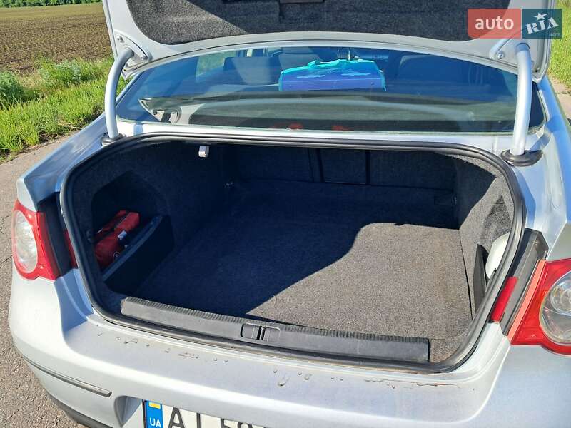 Седан Volkswagen Passat 2007 в Киеве