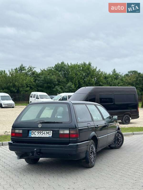 Універсал Volkswagen Passat 1992 в Шумську