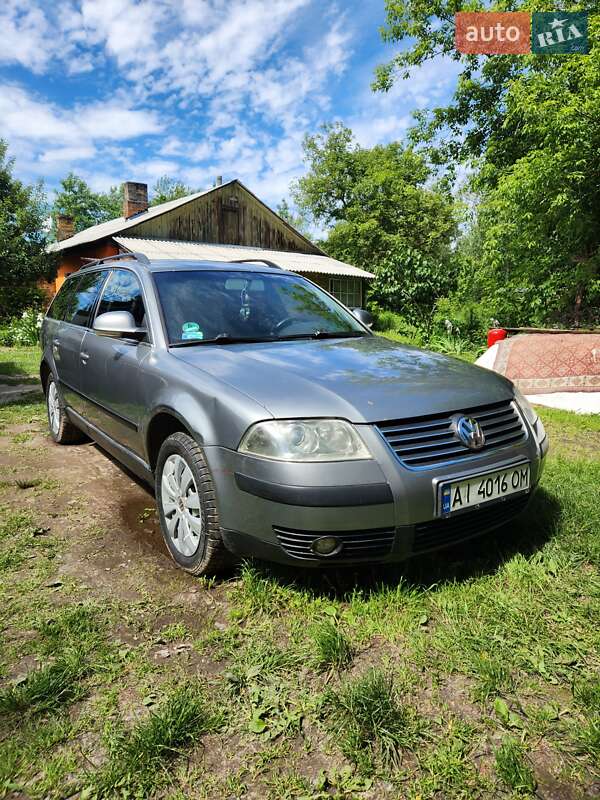 Універсал Volkswagen Passat 2003 в Вишгороді
