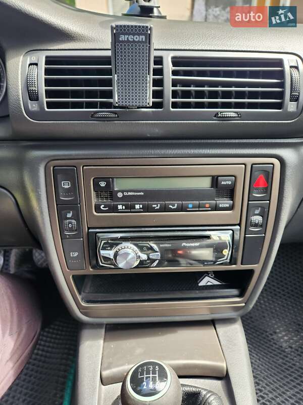 Універсал Volkswagen Passat 2003 в Вишгороді