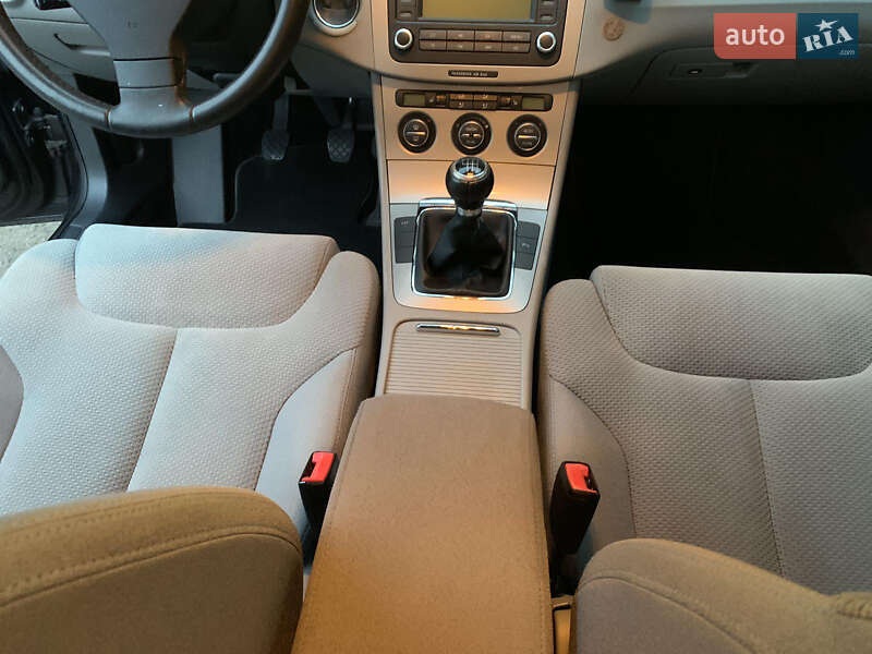 Универсал Volkswagen Passat 2006 в Луцке