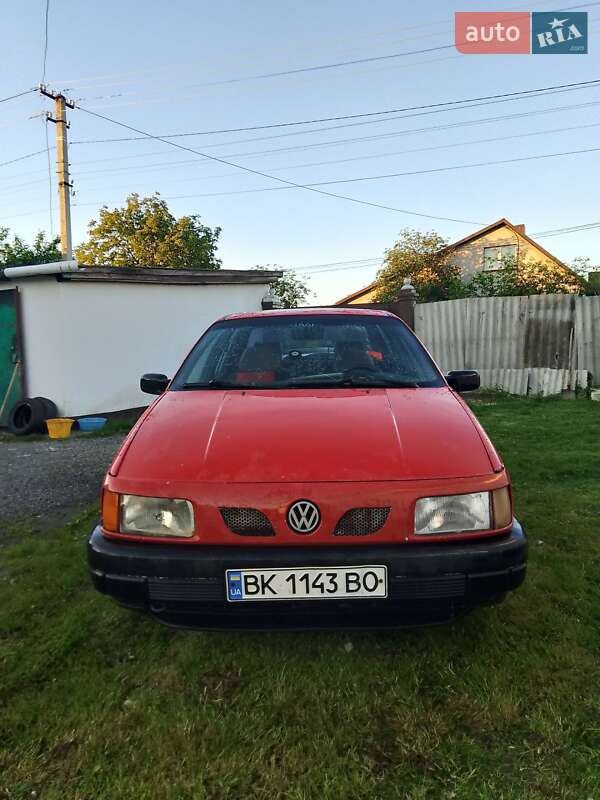 Седан Volkswagen Passat 1992 в Рівному