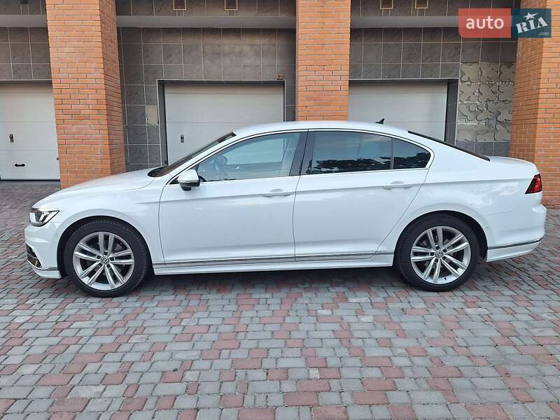 Седан Volkswagen Passat 2017 в Киеве