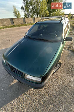 Универсал Volkswagen Passat 1995 в 