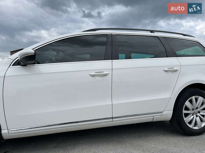 Універсал Volkswagen Passat 2012 в Коростені