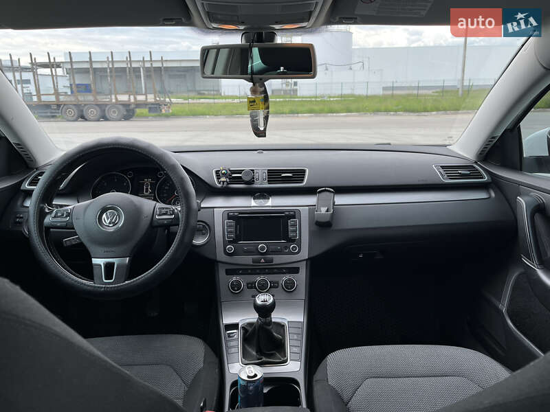 Універсал Volkswagen Passat 2012 в Коростені