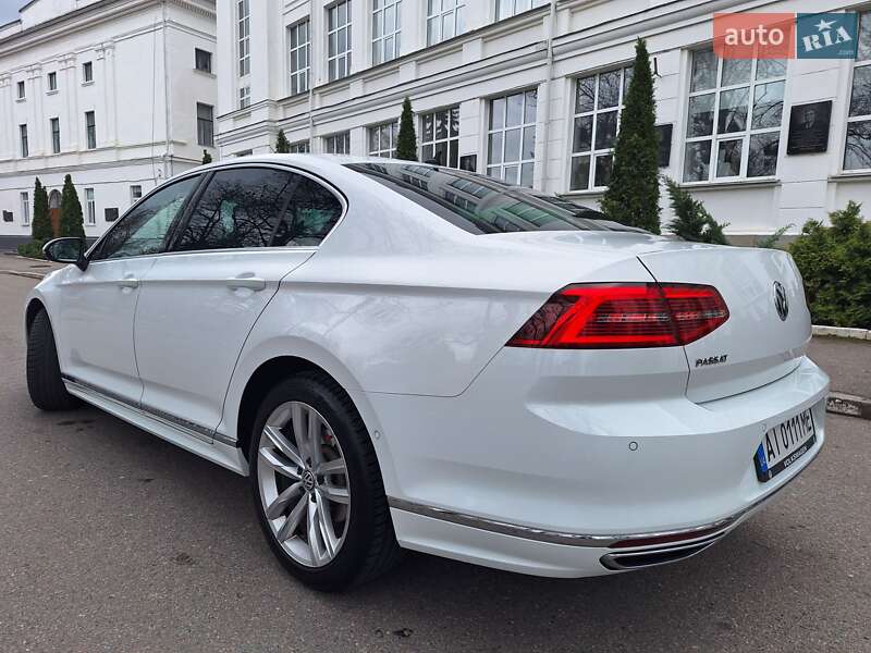 Седан Volkswagen Passat 2017 в Киеве