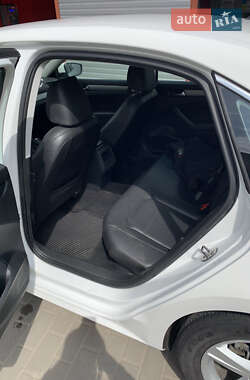 Седан Volkswagen Passat 2013 в 