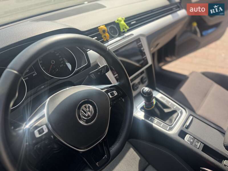 Универсал Volkswagen Passat 2017 в Снятине