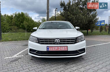Седан Volkswagen Passat 2018 в Хмельницком