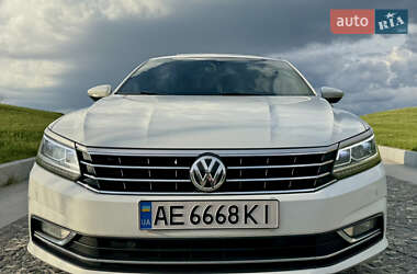 Седан Volkswagen Passat 2016 в Дніпрі