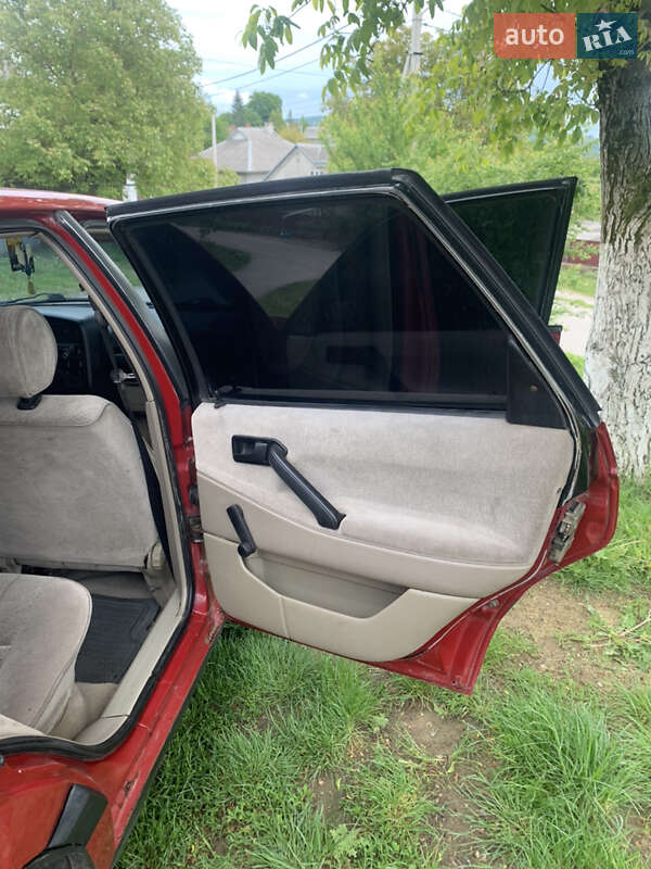 Седан Volkswagen Passat 1992 в Черновцах