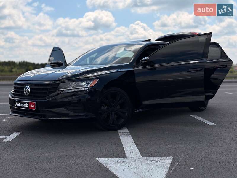 Седан Volkswagen Passat 2020 в Львове