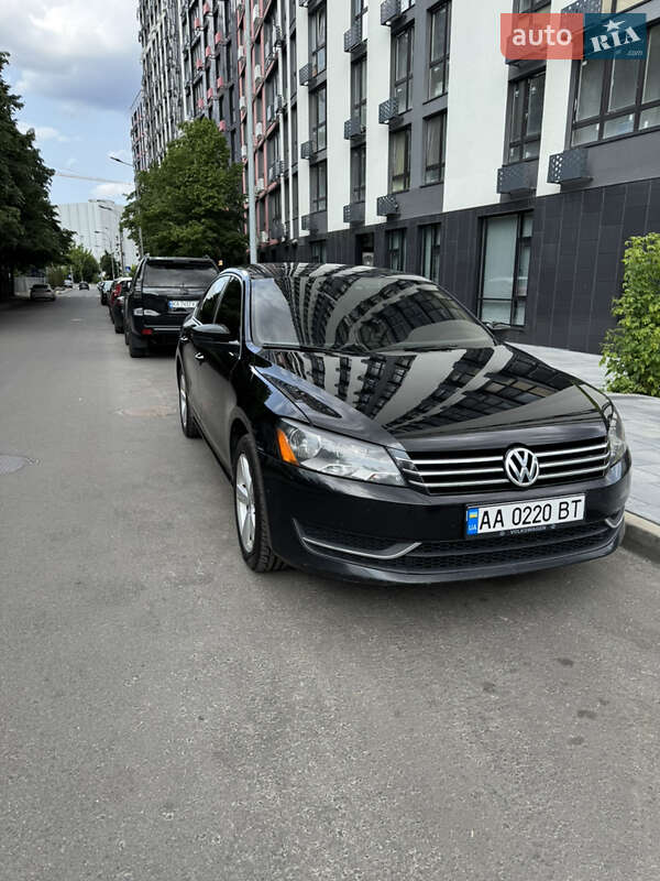 Седан Volkswagen Passat 2013 в Киеве