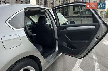 Седан Volkswagen Passat 2012 в 