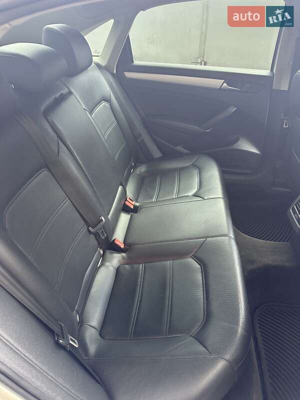 Седан Volkswagen Passat 2012 в Одессе