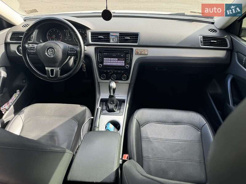 Седан Volkswagen Passat 2012 в Одессе