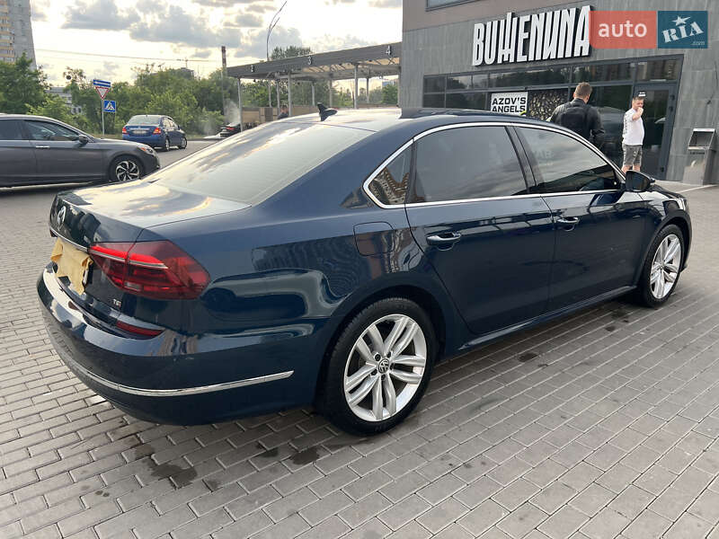 Седан Volkswagen Passat 2018 в Києві