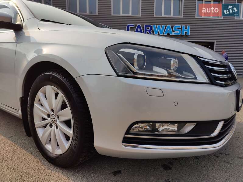 Универсал Volkswagen Passat 2014 в Киеве