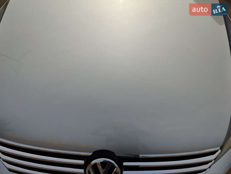 Универсал Volkswagen Passat 2014 в Киеве