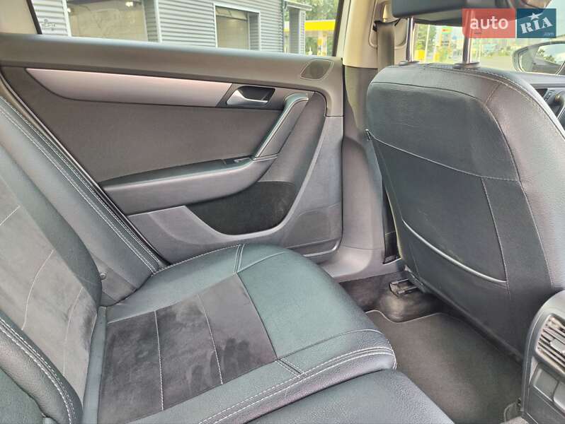 Универсал Volkswagen Passat 2014 в Киеве