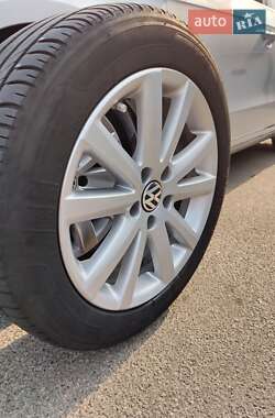 Універсал Volkswagen Passat 2014 в 