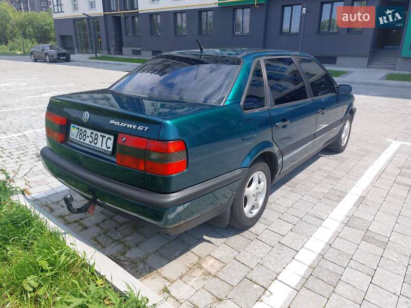 Седан Volkswagen Passat 1996 в Львові