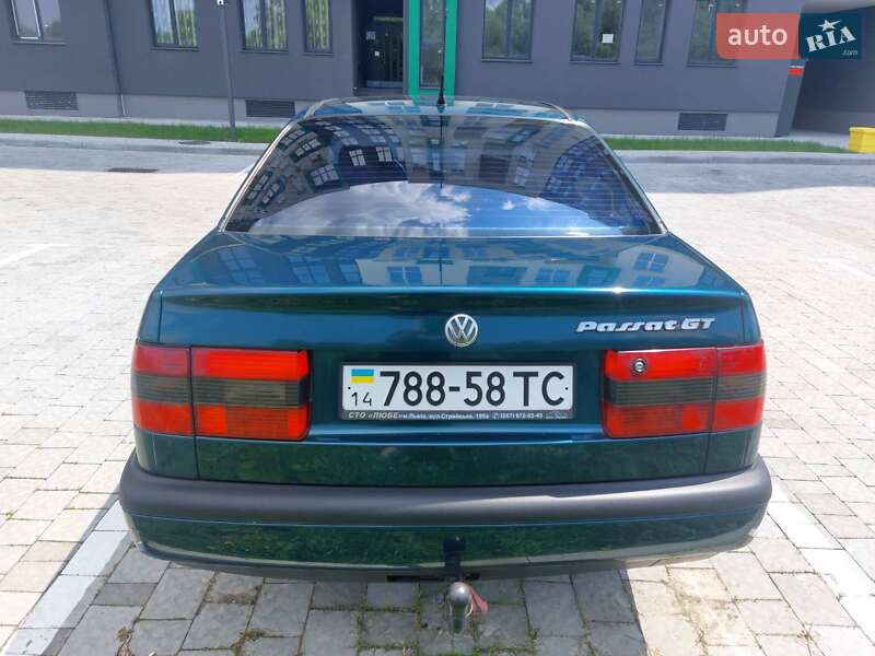 Седан Volkswagen Passat 1996 в Львові