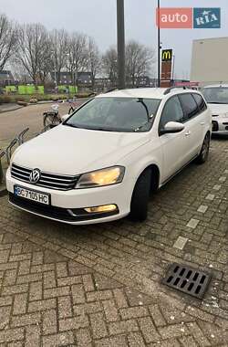 Універсал Volkswagen Passat 2012 в Стрию