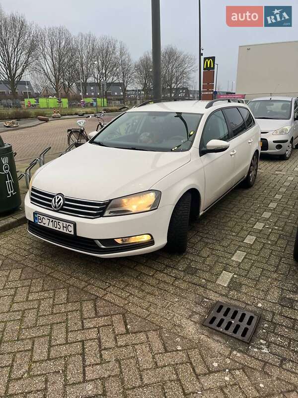 Универсал Volkswagen Passat 2012 в 