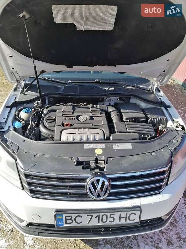 Универсал Volkswagen Passat 2012 в Стрые