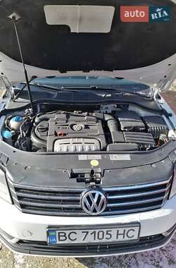 Универсал Volkswagen Passat 2012 в 
