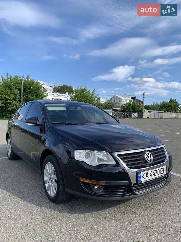 Седан Volkswagen Passat 2010 в Киеве