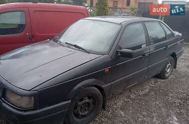 Седан Volkswagen Passat 1992 в 