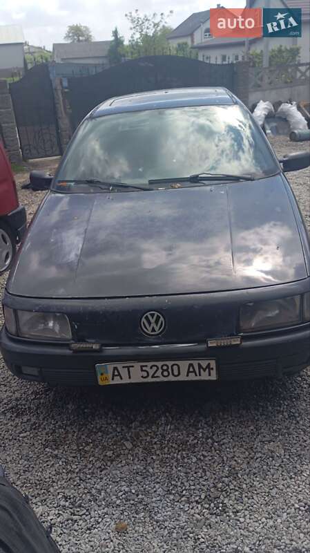 Седан Volkswagen Passat 1992 в 
