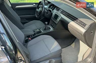Универсал Volkswagen Passat 2015 в Киеве