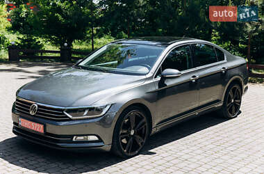 Седан Volkswagen Passat 2015 в Самборі