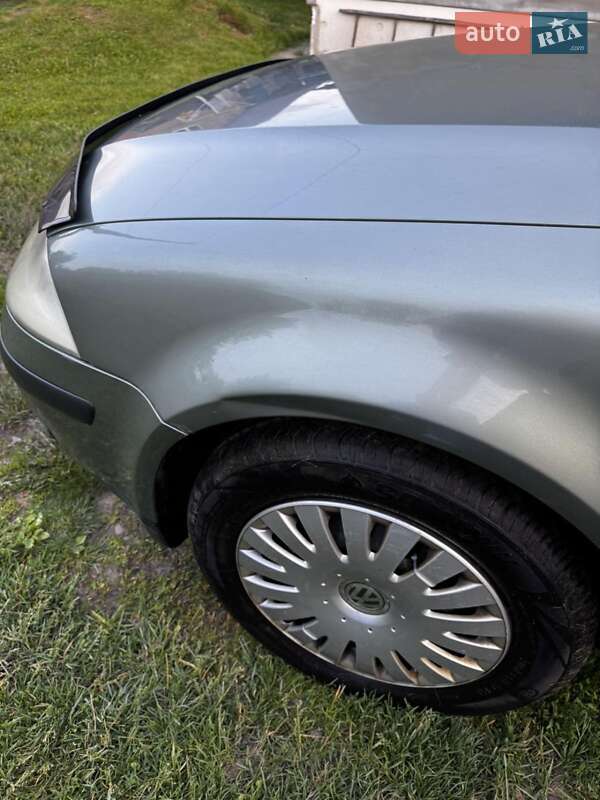 Универсал Volkswagen Passat 2002 в Черновцах