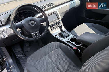 Універсал Volkswagen Passat 2011 в 