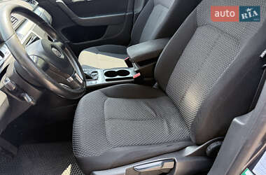 Універсал Volkswagen Passat 2011 в 