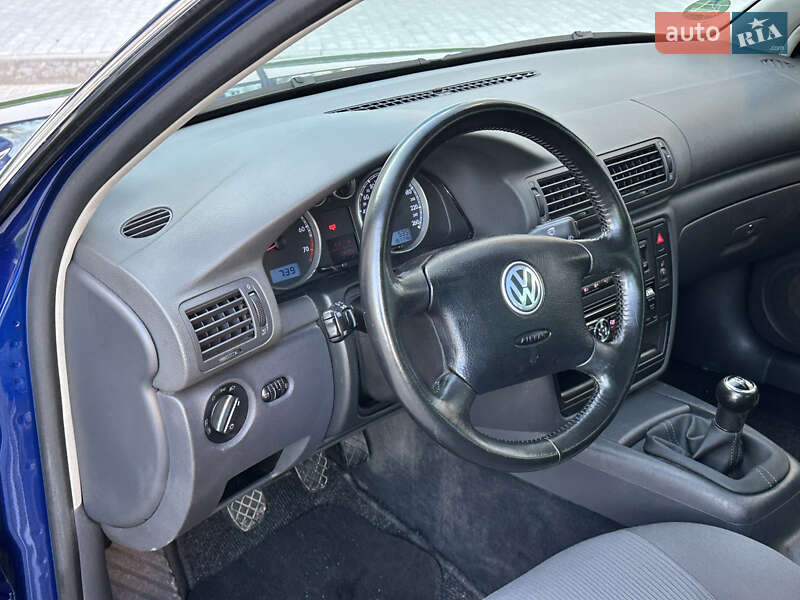 Седан Volkswagen Passat 2004 в Вінниці