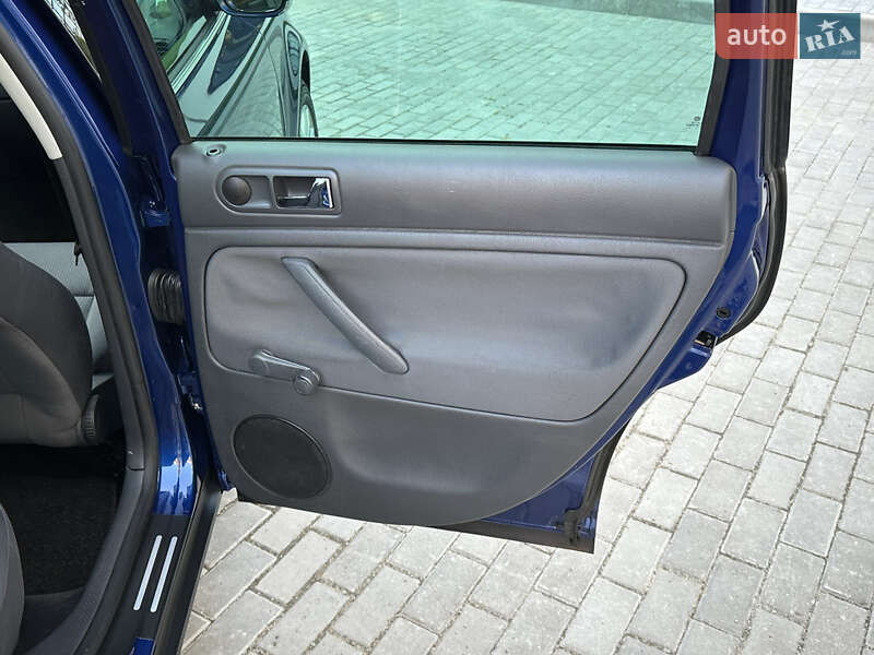 Седан Volkswagen Passat 2004 в Вінниці
