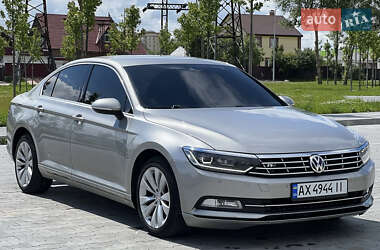 Седан Volkswagen Passat 2015 в Чернигове